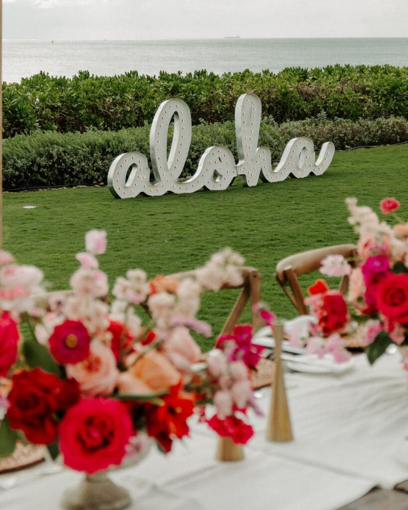 Destination-oahu-hawaii-photographer-elopement-wedding-sunset-photoshoot-in-hawaii-couples-photoshoot-intimate-engagment-photos-sarah-doucet-photography-top-vendor-recommendations-oahu-hawaii-kualoa-ranch-wedding