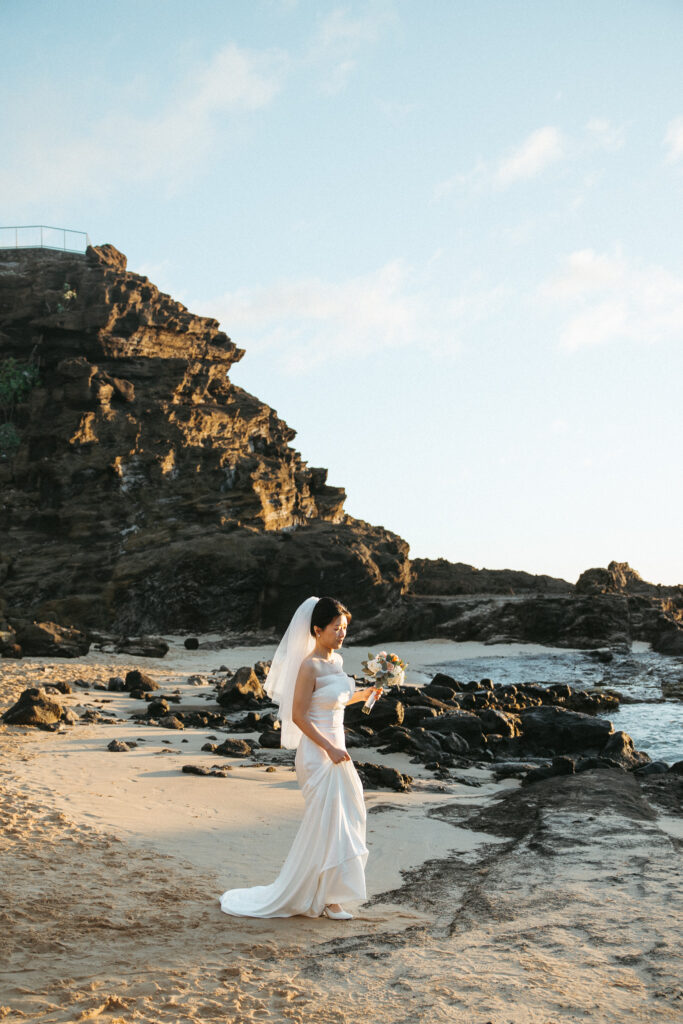 Intimate-elopement--wedding-photoshoot-sunset-destination-hawaii—island-wedding-photographer-palm-trees-sarah-doucet-photography-sunrise-beach-wedding-hawaii-wedding