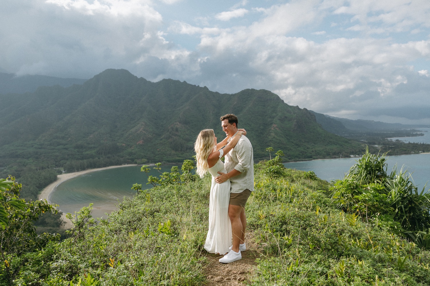 Couple Hike Crouching Lion for Engagement Photos in Oahu Hawaii
