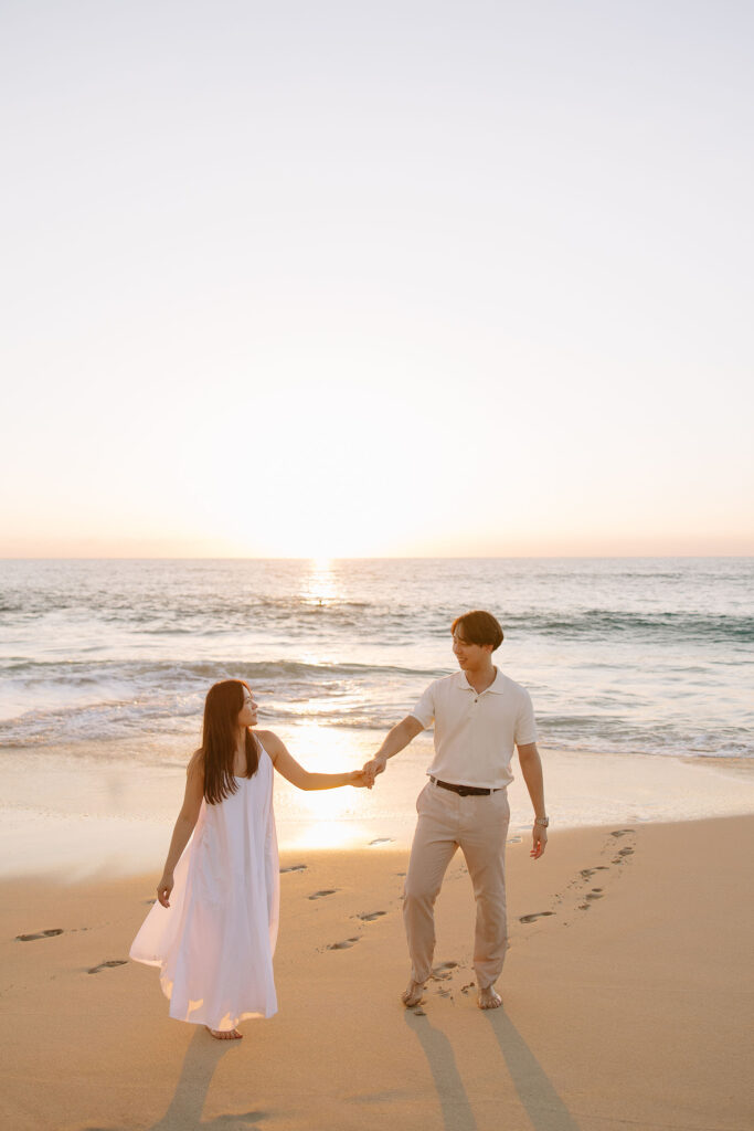 Oahu-hawaii-photographer-elopement-wedding-beach-sunset-sunrise-photoshoot-in-hawaii-couples-photoshoot-intimate-sunrise-sarah-doucet-photography-north-shore-beach