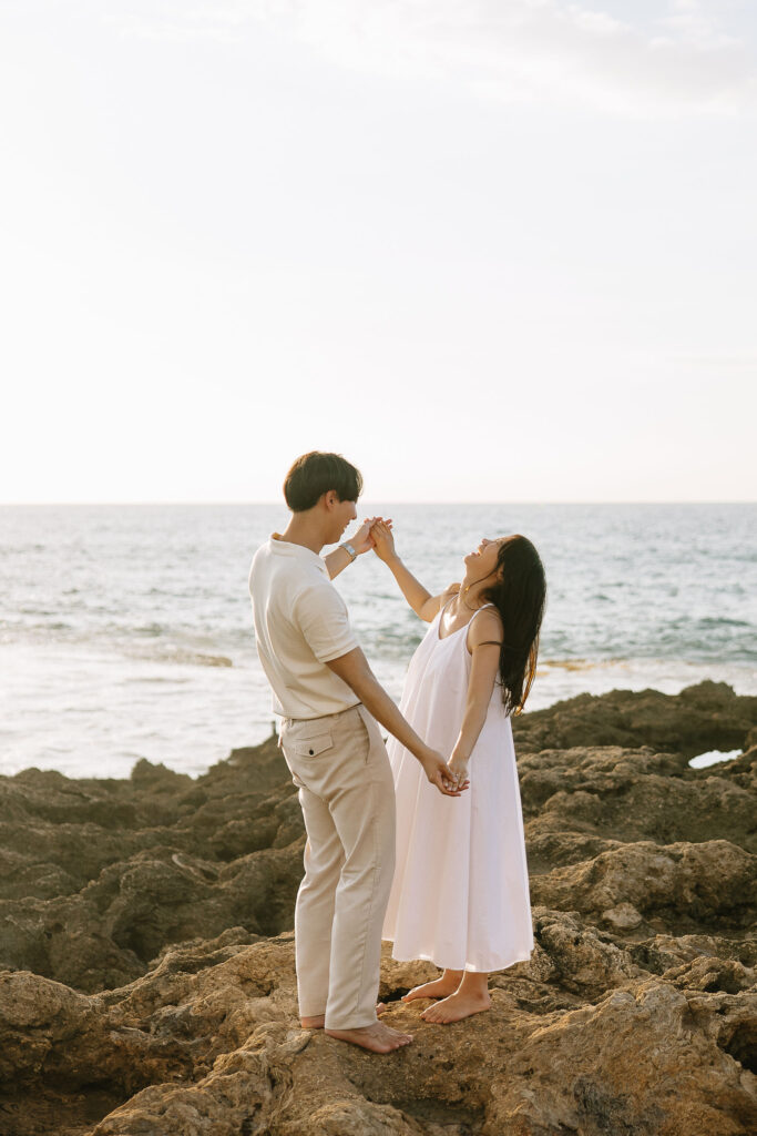 Oahu-hawaii-photographer-elopement-wedding-beach-sunset-sunrise-photoshoot-in-hawaii-couples-photoshoot-intimate-sunrise-sarah-doucet-photography-north-shore-beach