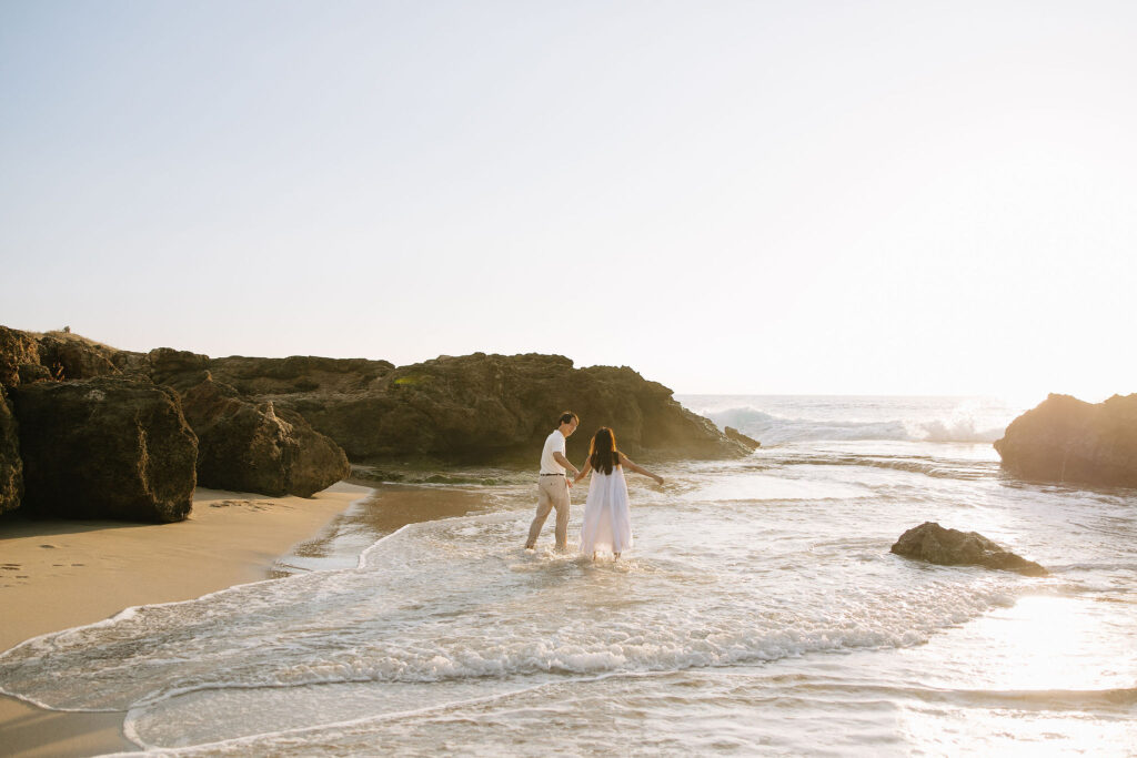 Oahu-hawaii-photographer-elopement-wedding-beach-sunset-sunrise-photoshoot-in-hawaii-couples-photoshoot-intimate-sunrise-sarah-doucet-photography-north-shore-beach