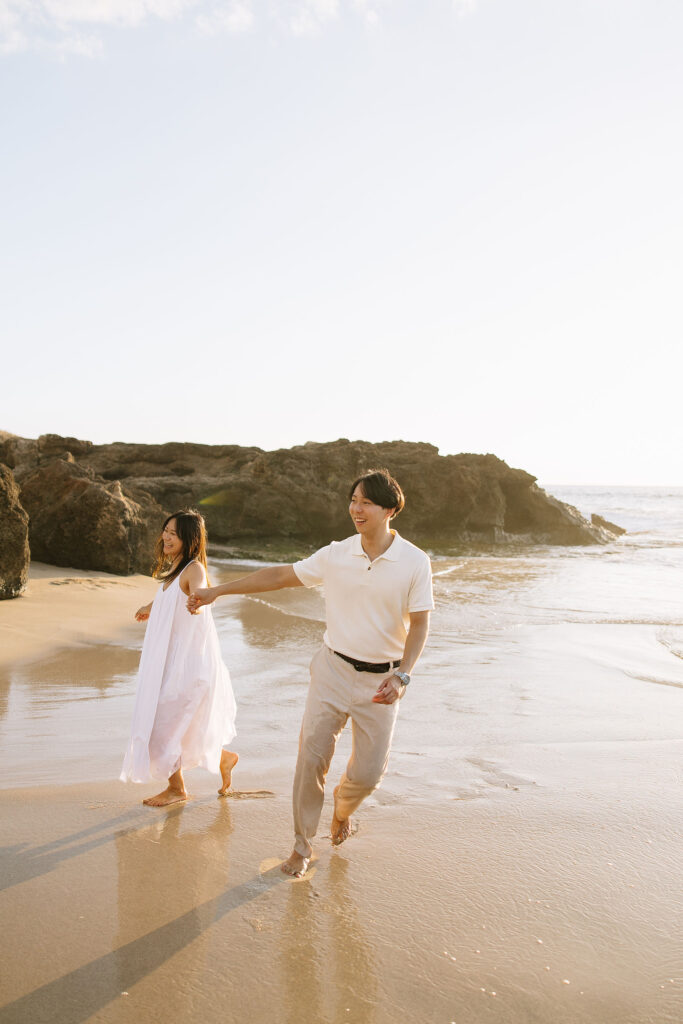 Oahu-hawaii-photographer-elopement-wedding-beach-sunset-sunrise-photoshoot-in-hawaii-couples-photoshoot-intimate-sunrise-sarah-doucet-photography-north-shore-beach